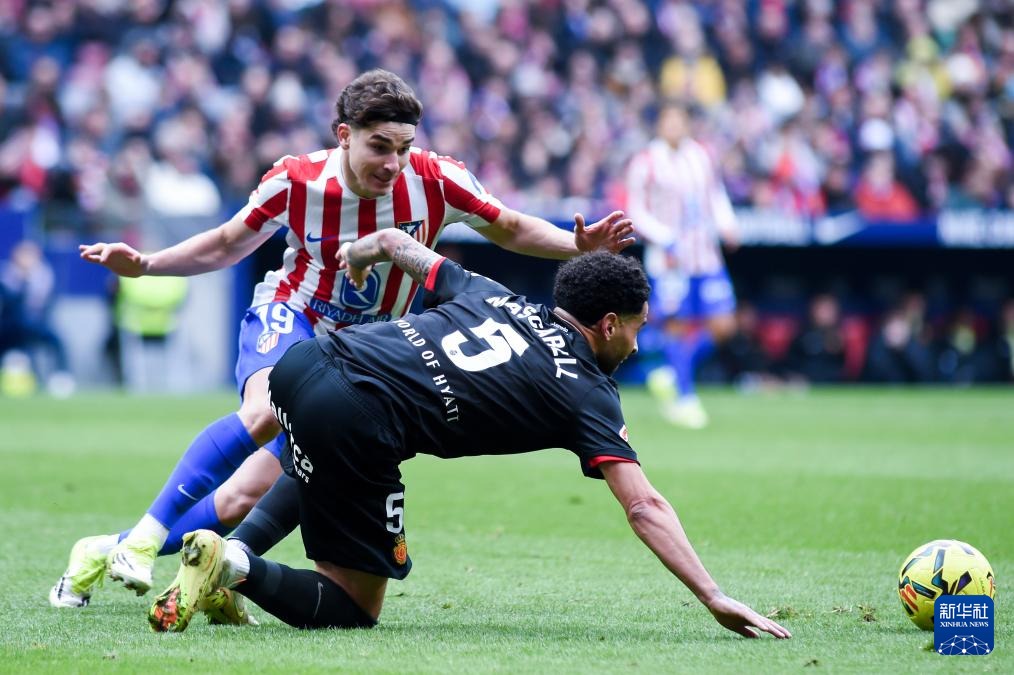 帕夫洛维奇：在此年龄段，我从未见过哪位队友像卡尔这么自信